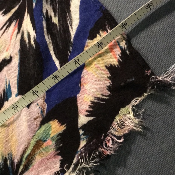 Gorgeous oversize J.Crew floral scarf/shawl/sarong 🌺🌸🌺 - Picture 3 of 4